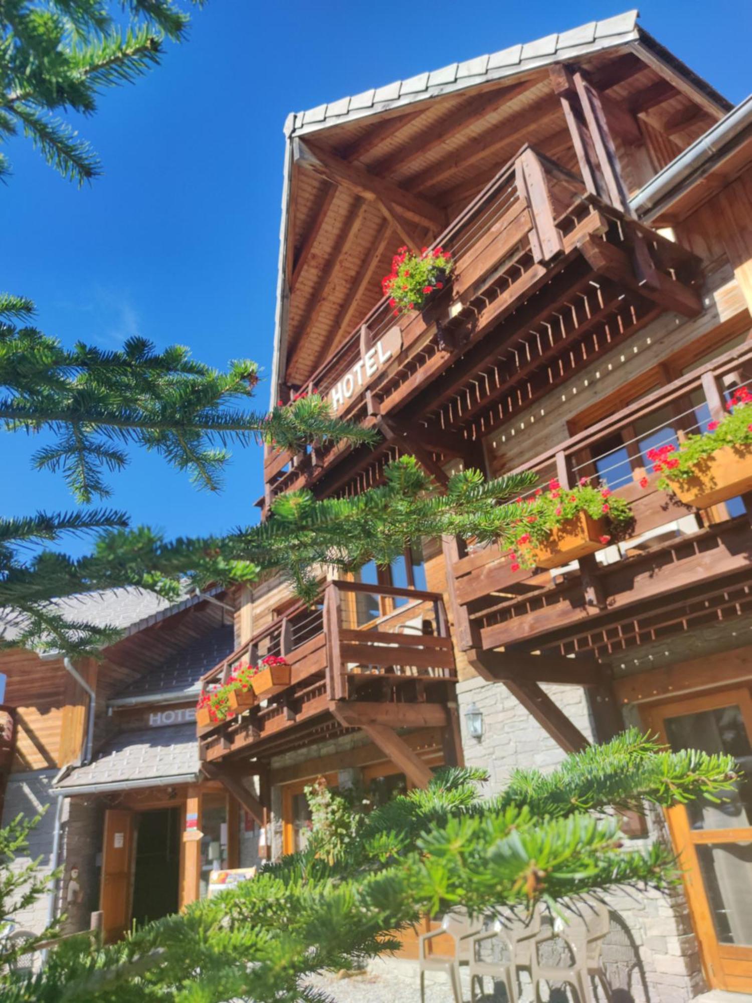 Sunweb Hotel L'Ecrin Des Neiges La Joue du Loup Exterior photo